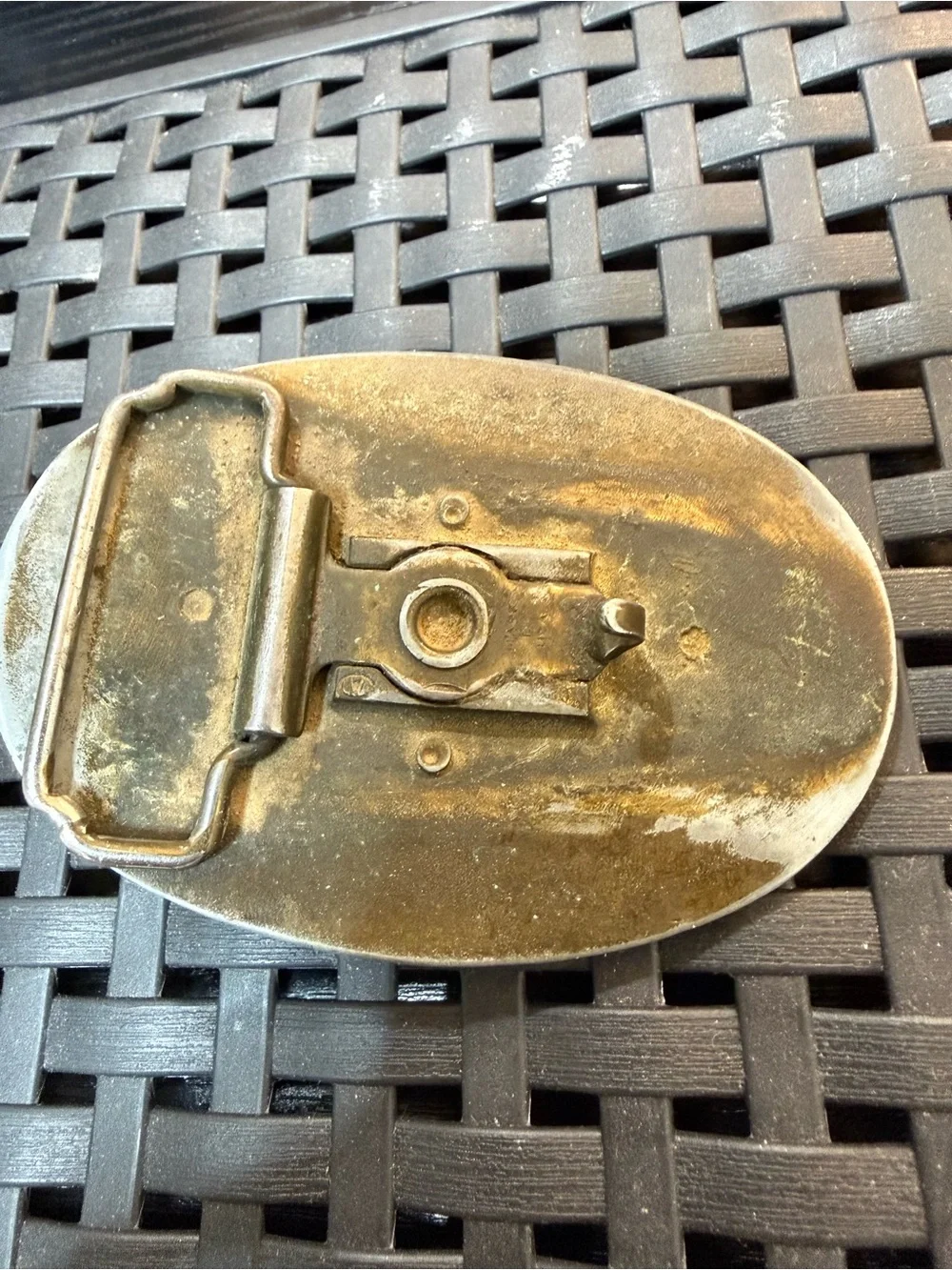 Vintage oval belt
